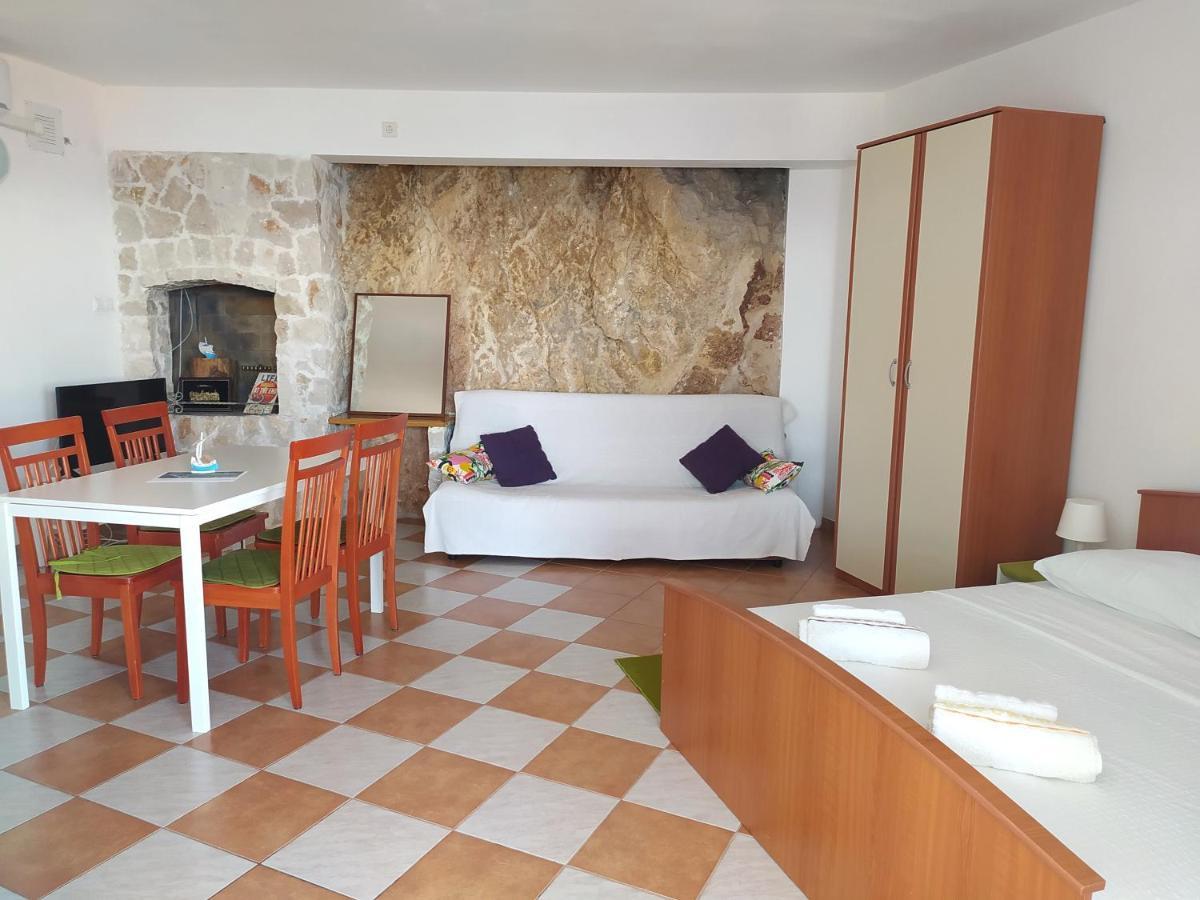 Apartmani Stine Donji Okrug  Zewnętrze zdjęcie